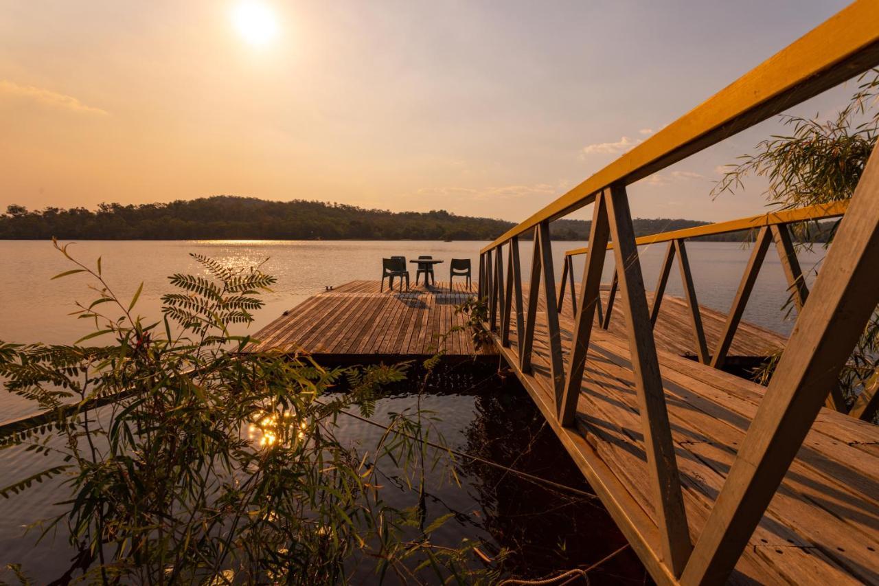 De Lago Resort On Lake Bennett Exterior photo
